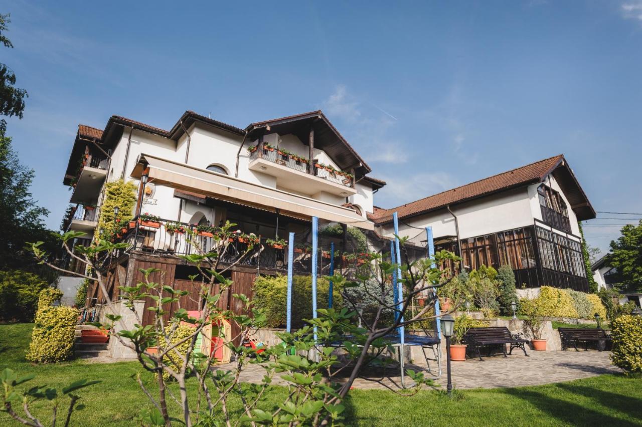 Casa Domneasca Hotel Curtea de Argeş Exterior foto