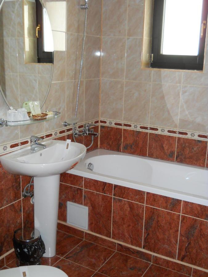 Casa Domneasca Hotel Curtea de Argeş Cameră foto