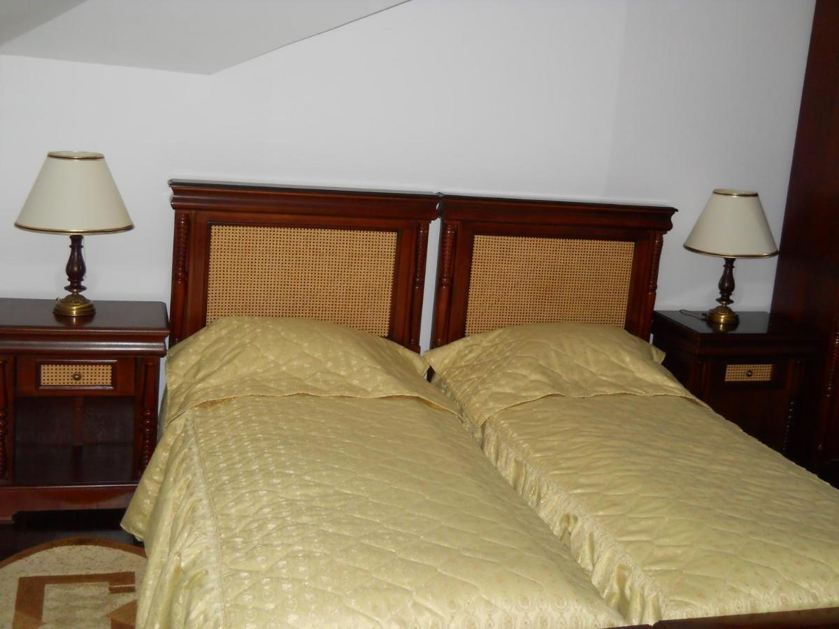Casa Domneasca Hotel Curtea de Argeş Cameră foto